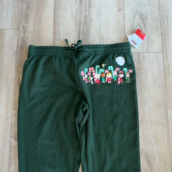 NWT Peanuts sweatpants - Picture 3 of 7